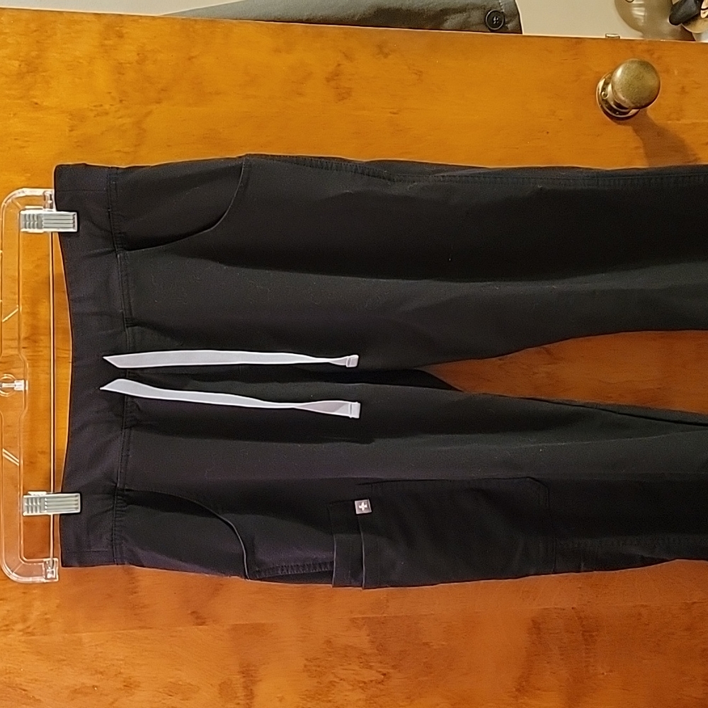 Figs Yola Pants 🐈‍⬛️